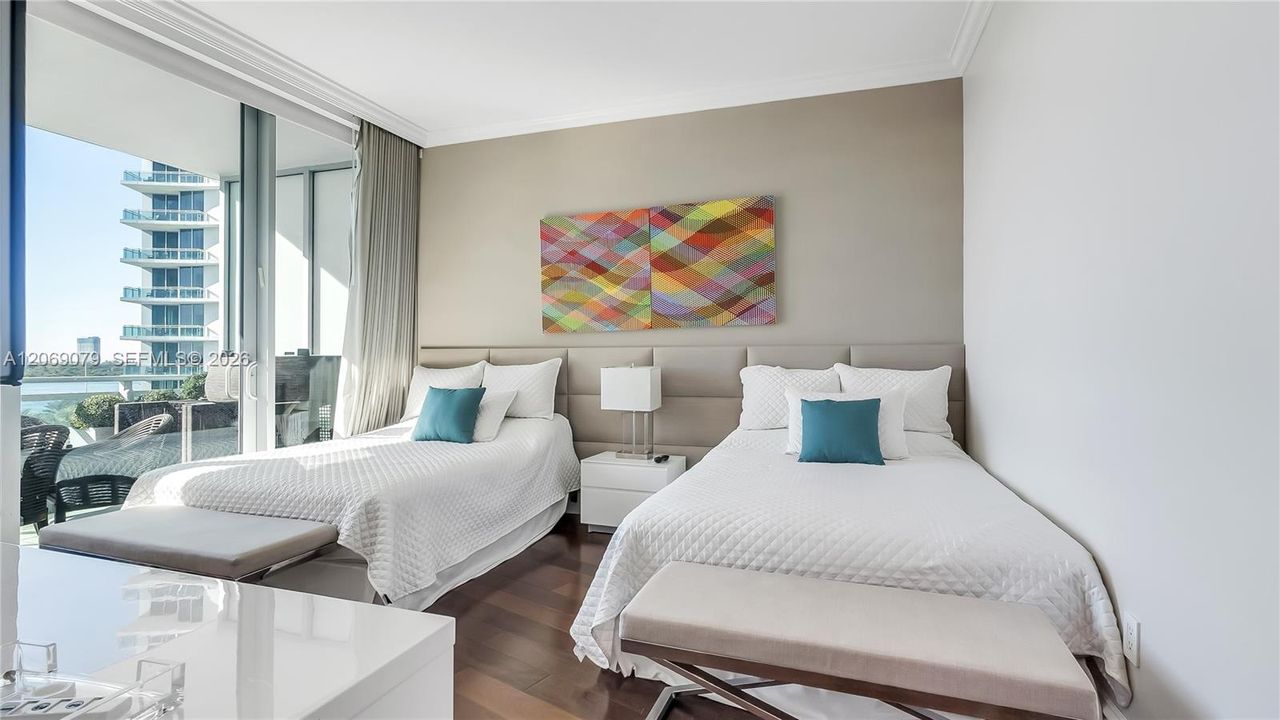 For Sale: $3,650,000 (2 beds, 2 baths, 1913 Square Feet)