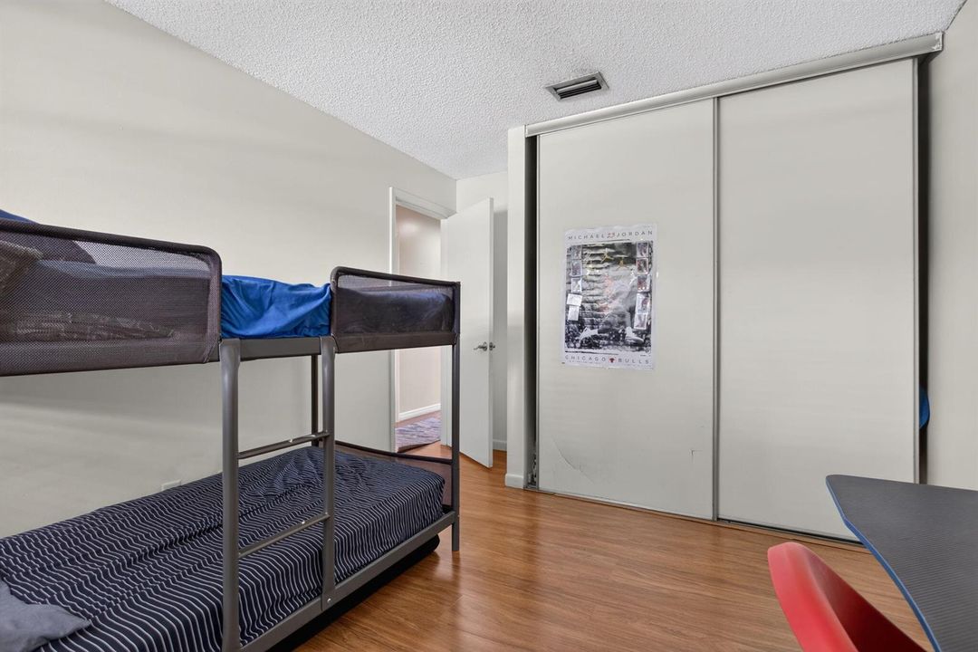 31-web-or-mls-4705-7872