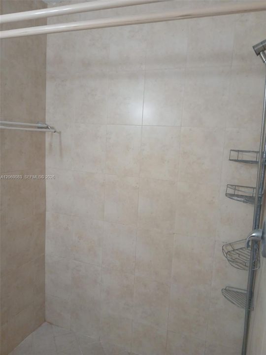 Под контрактом: $2,500 (3 спален, 2 ванн, 1150 Квадратных фут)