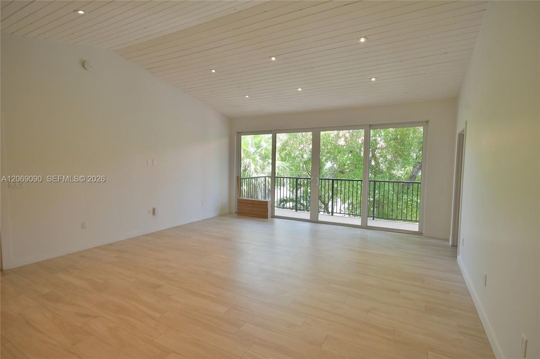 В аренду: $7,500 (3 спален, 2 ванн, 1734 Квадратных фут)
