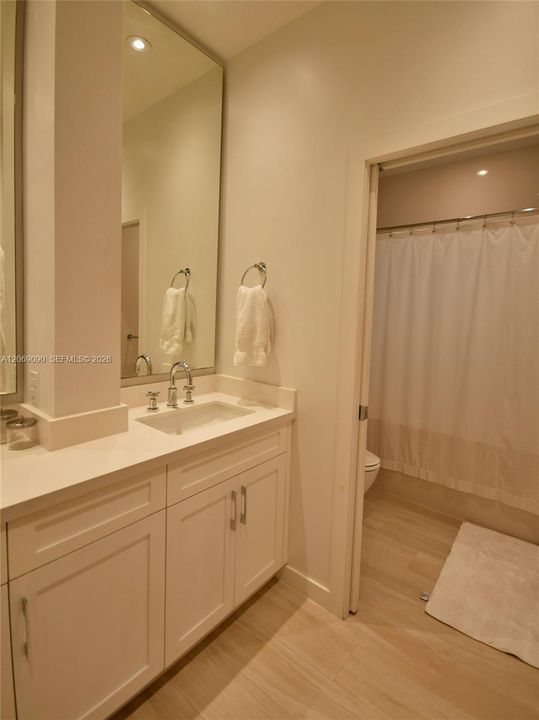В аренду: $7,500 (3 спален, 2 ванн, 1734 Квадратных фут)