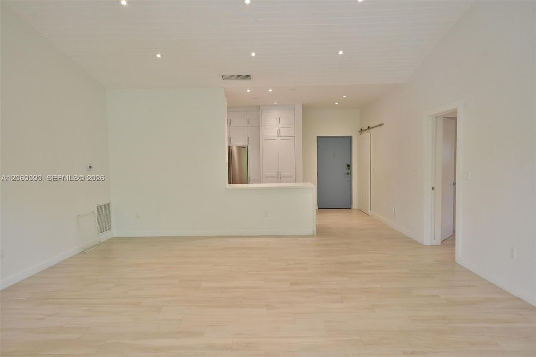 В аренду: $7,500 (3 спален, 2 ванн, 1734 Квадратных фут)