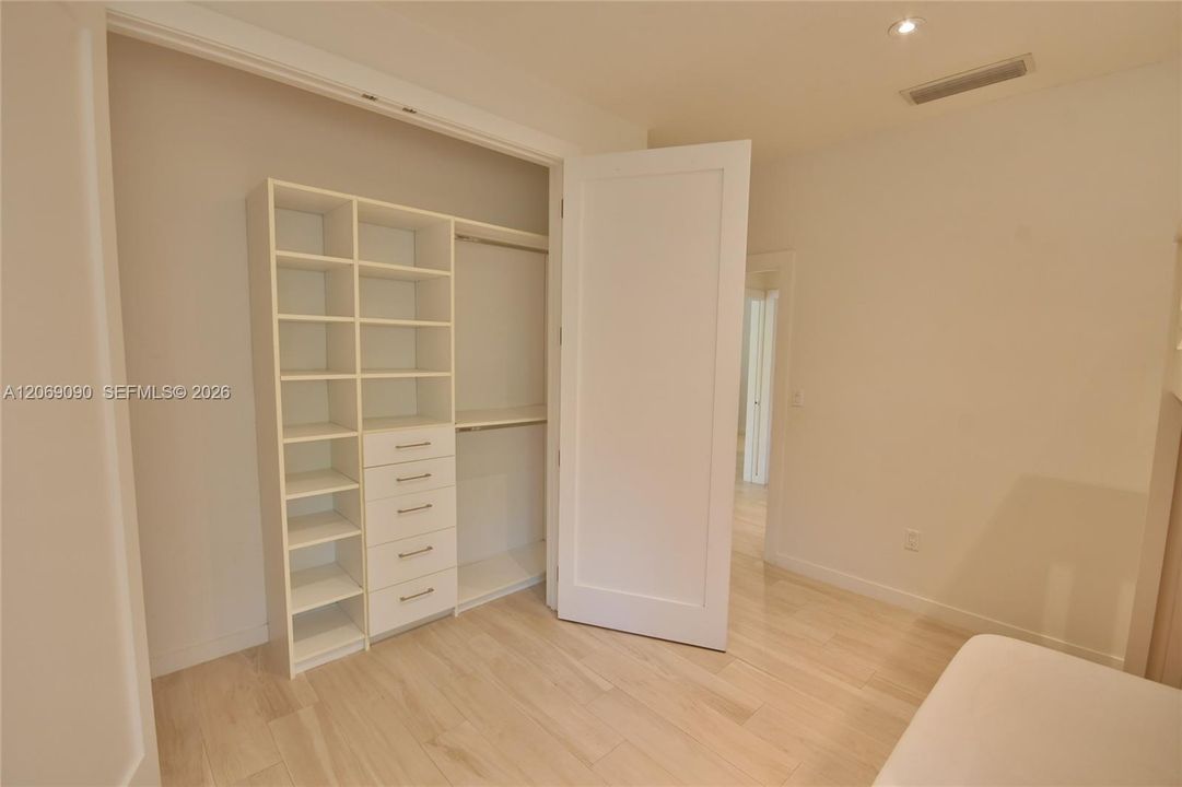 В аренду: $7,500 (3 спален, 2 ванн, 1734 Квадратных фут)