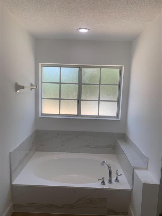 master roman tub