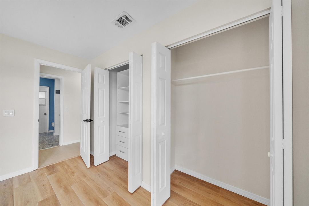 16 Guest Bedroom A (3)
