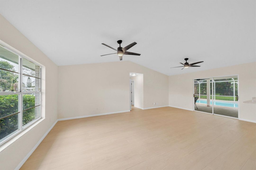 3 Living Area (1)