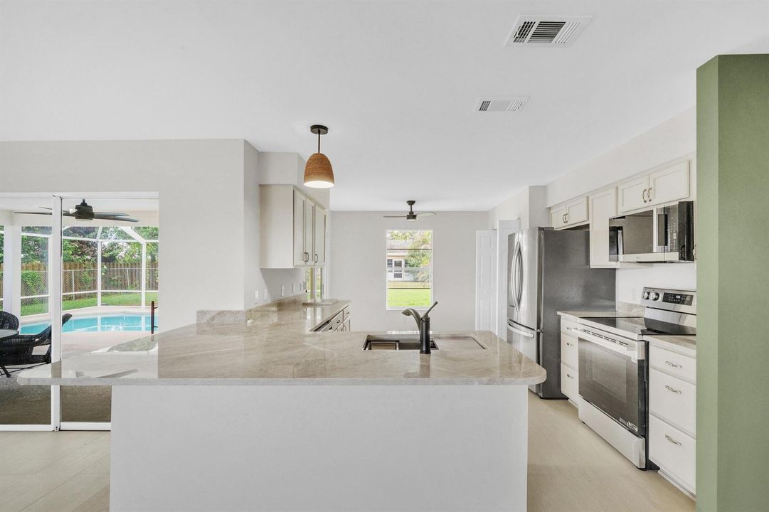 6 Kitchen (1)