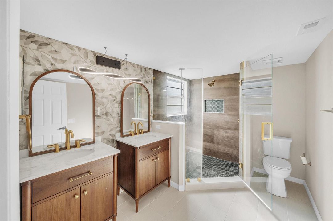 11 Primary Bathroom (1)