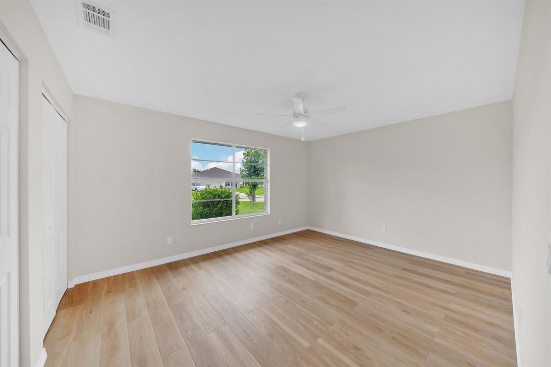 16 Guest Bedroom A (1)