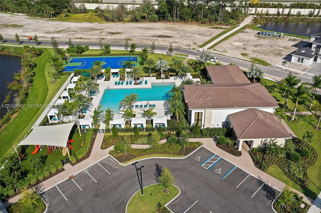 Community Amenities - Aerial