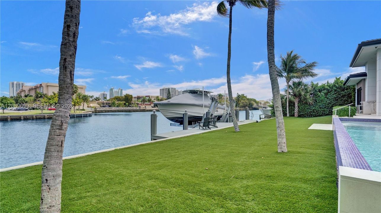 For Sale: $5,933,000 (5 beds, 6 baths, 4644 Square Feet)