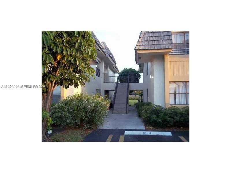 For Sale: $195,000 (2 beds, 2 baths, 800 Square Feet)