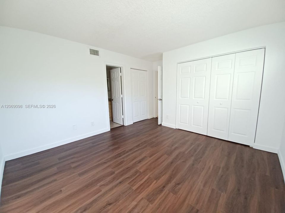For Sale: $195,000 (2 beds, 2 baths, 800 Square Feet)
