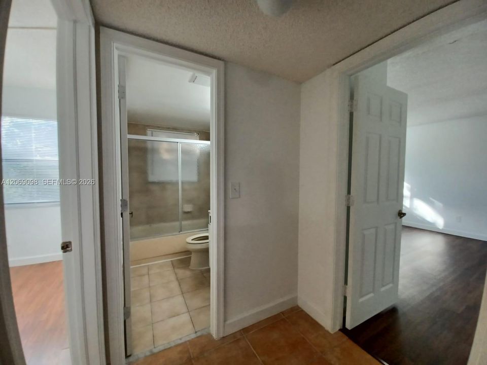 For Sale: $195,000 (2 beds, 2 baths, 800 Square Feet)