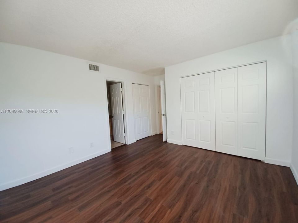For Sale: $195,000 (2 beds, 2 baths, 800 Square Feet)