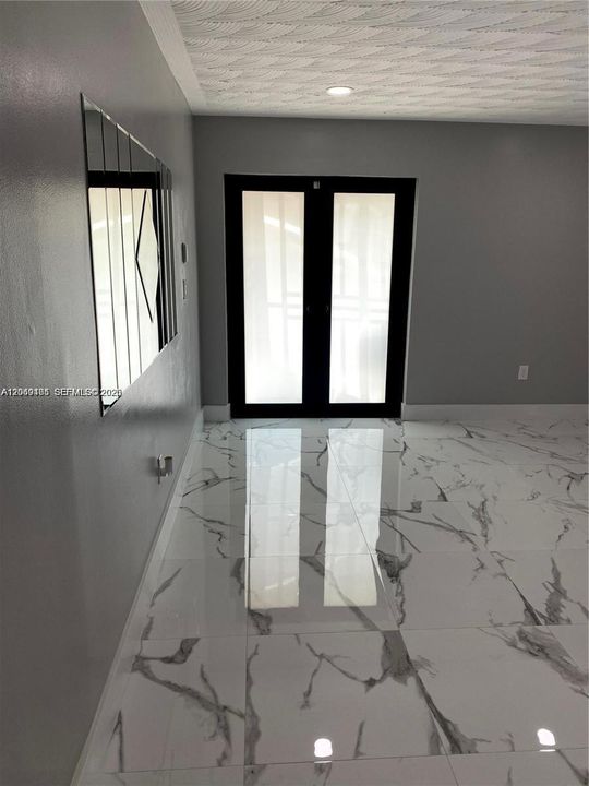 Active With Contract: $2,700 (2 beds, 1 baths, 1456 Square Feet)