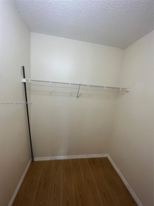 For Rent: $2,849 (2 beds, 2 baths, 979 Square Feet)