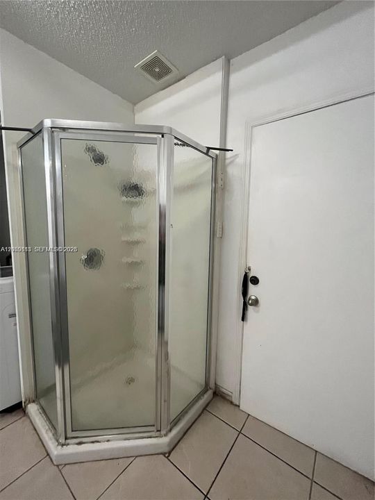For Rent: $2,849 (2 beds, 2 baths, 979 Square Feet)