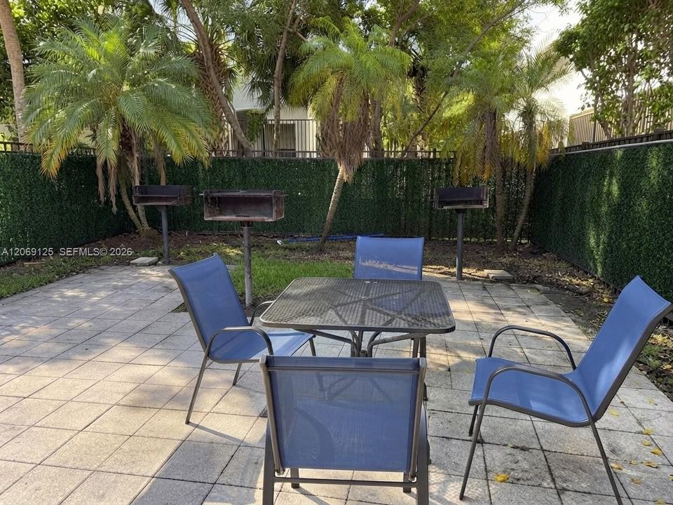 For Rent: $4,000 (2 beds, 2 baths, 1505 Square Feet)