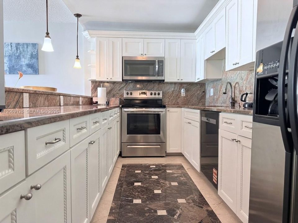 For Rent: $4,000 (2 beds, 2 baths, 1505 Square Feet)