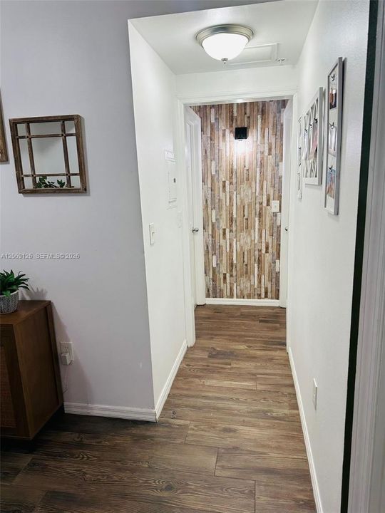 For Rent: $2,200 (2 beds, 1 baths, 847 Square Feet)