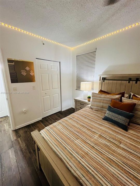 For Rent: $2,200 (2 beds, 1 baths, 847 Square Feet)