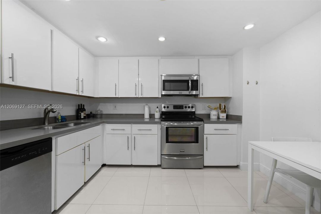 For Rent: $7,500 (2 beds, 2 baths, 1388 Square Feet)