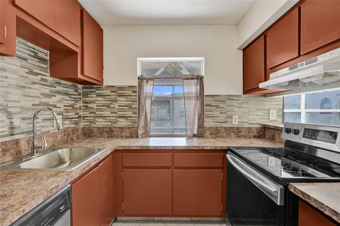 В аренду: $1,500 (1 спален, 1 ванн, 675 Квадратных фут)