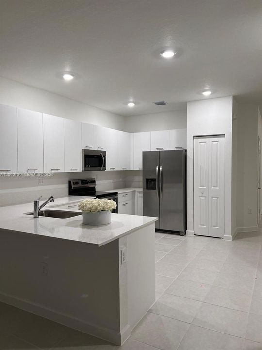 For Sale: $620,000 (4 beds, 2 baths, 1820 Square Feet)