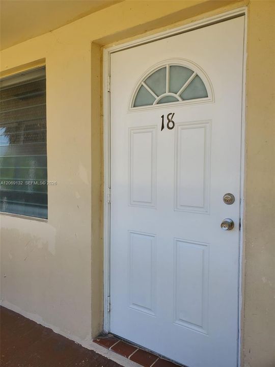 For Rent: $1,400 (1 beds, 1 baths, 580 Square Feet)