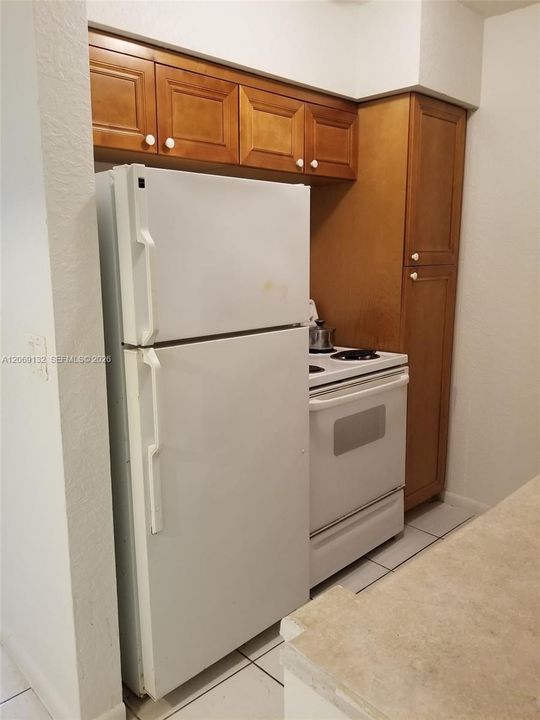 For Rent: $1,400 (1 beds, 1 baths, 580 Square Feet)