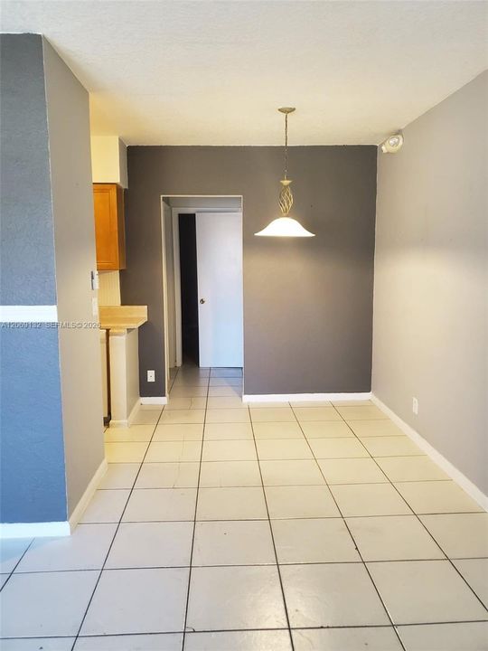 For Rent: $1,400 (1 beds, 1 baths, 580 Square Feet)