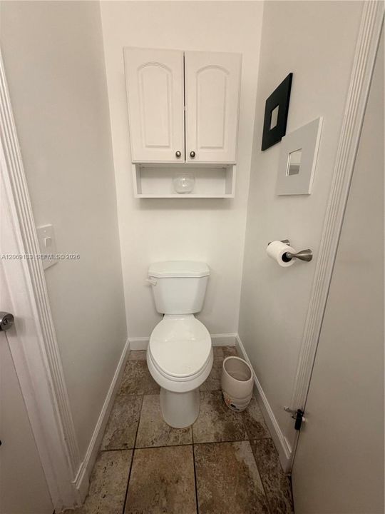 For Sale: $205,000 (2 beds, 1 baths, 863 Square Feet)