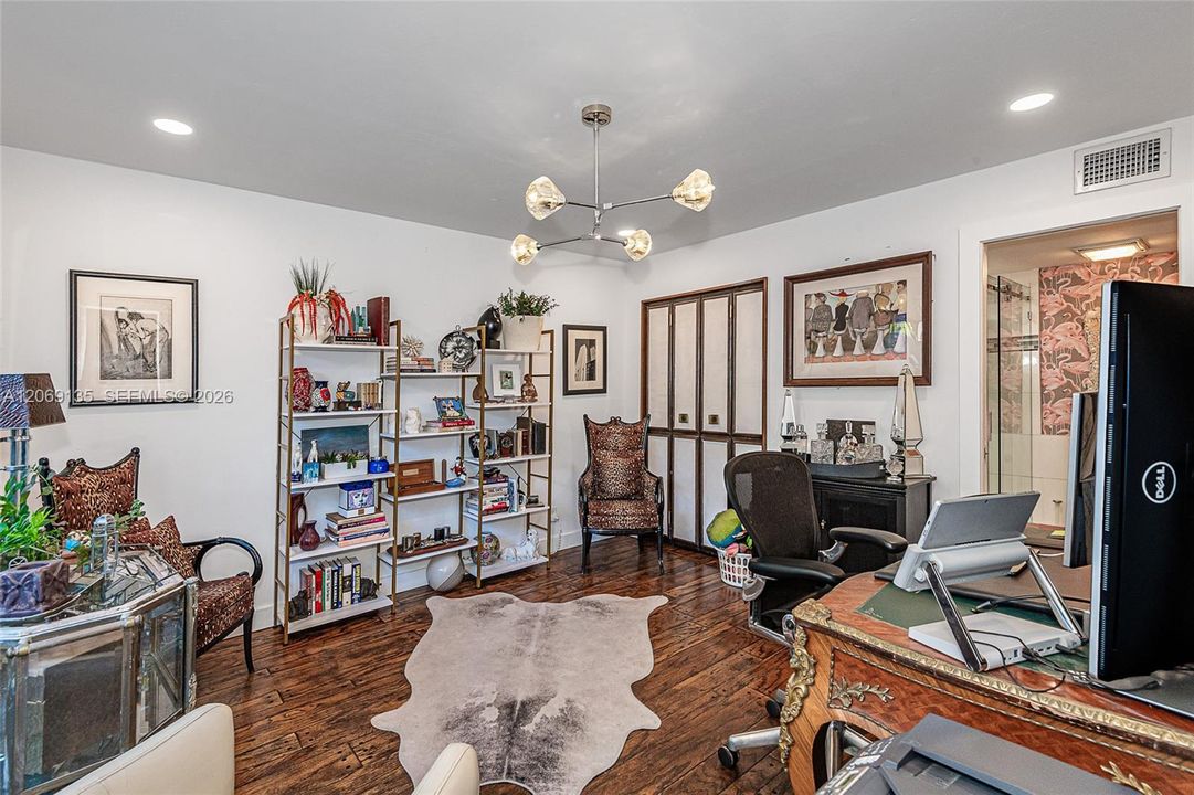 : $589,000 (3 beds, 3 baths, 2350 Square Feet)