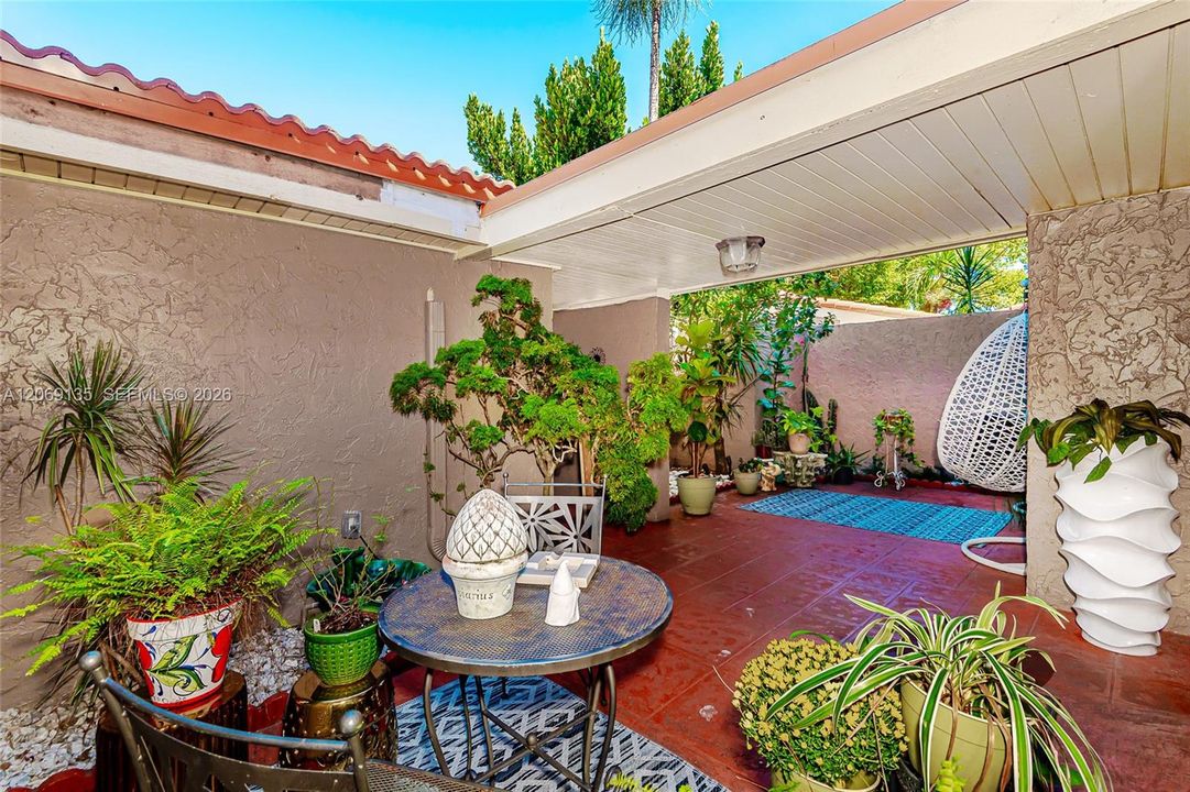: $589,000 (3 beds, 3 baths, 2350 Square Feet)