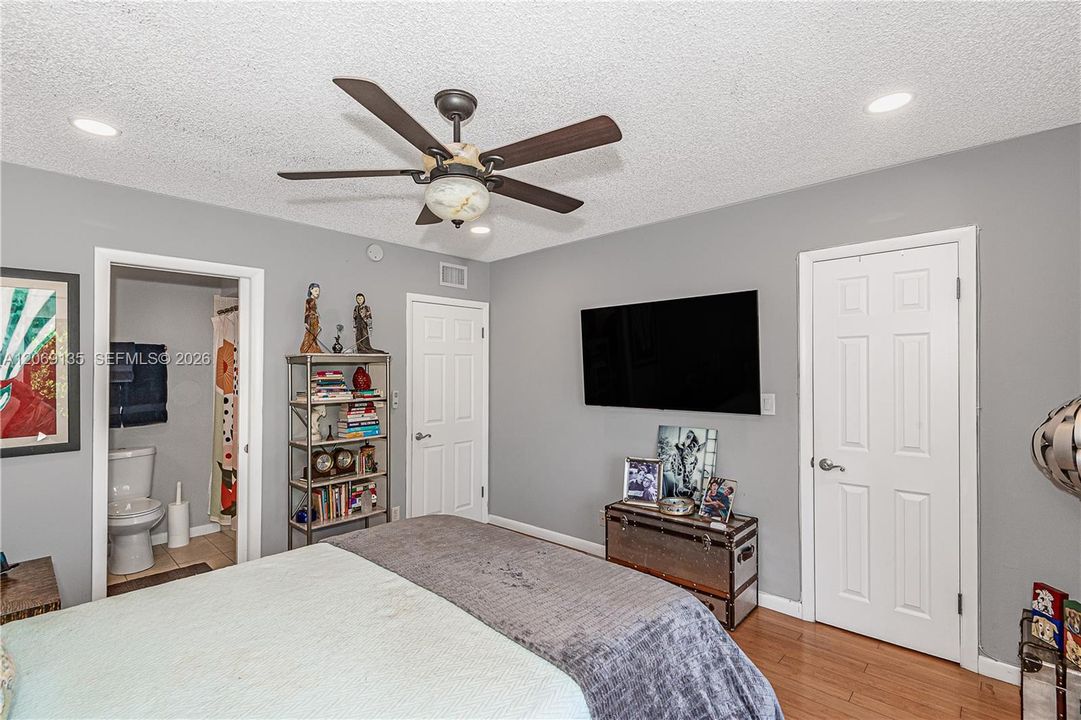 : $589,000 (3 beds, 3 baths, 2350 Square Feet)