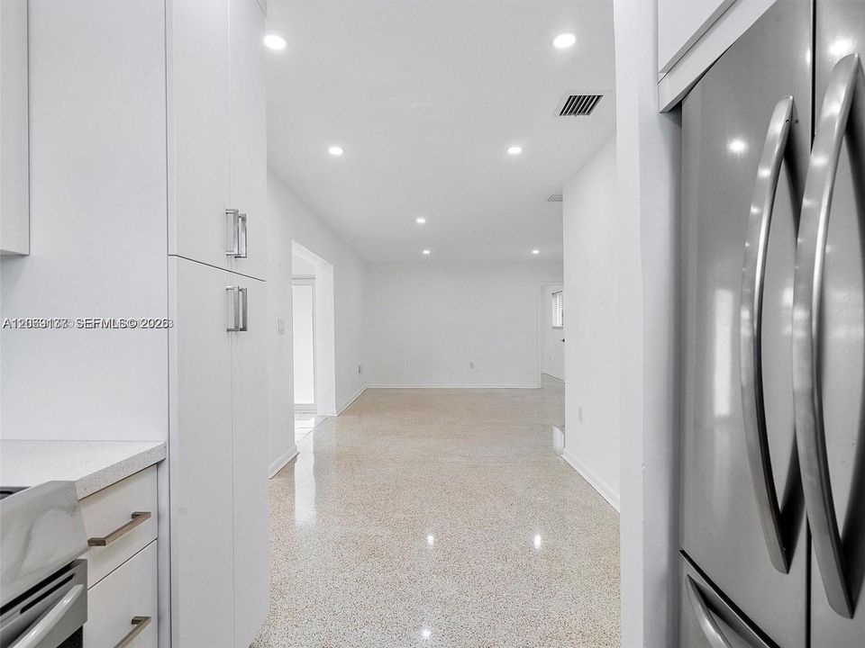 For Sale: $755,000 (3 beds, 2 baths, 1085 Square Feet)