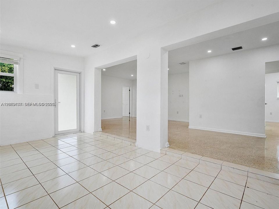 For Sale: $755,000 (3 beds, 2 baths, 1085 Square Feet)
