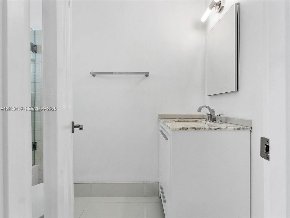 For Sale: $755,000 (3 beds, 2 baths, 1085 Square Feet)