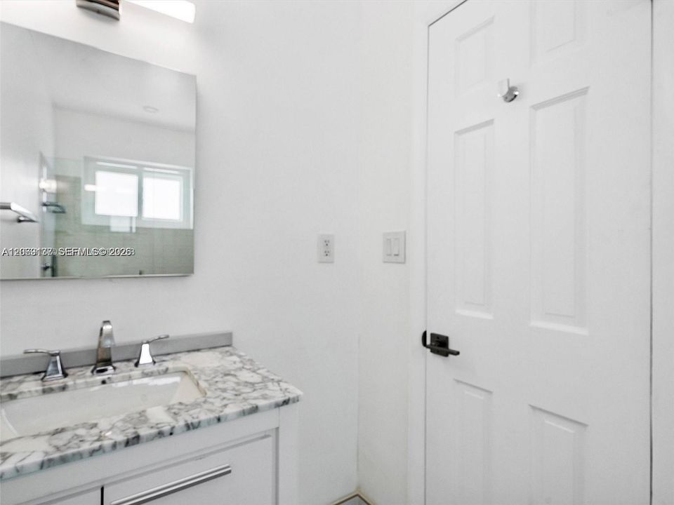 For Sale: $755,000 (3 beds, 2 baths, 1085 Square Feet)