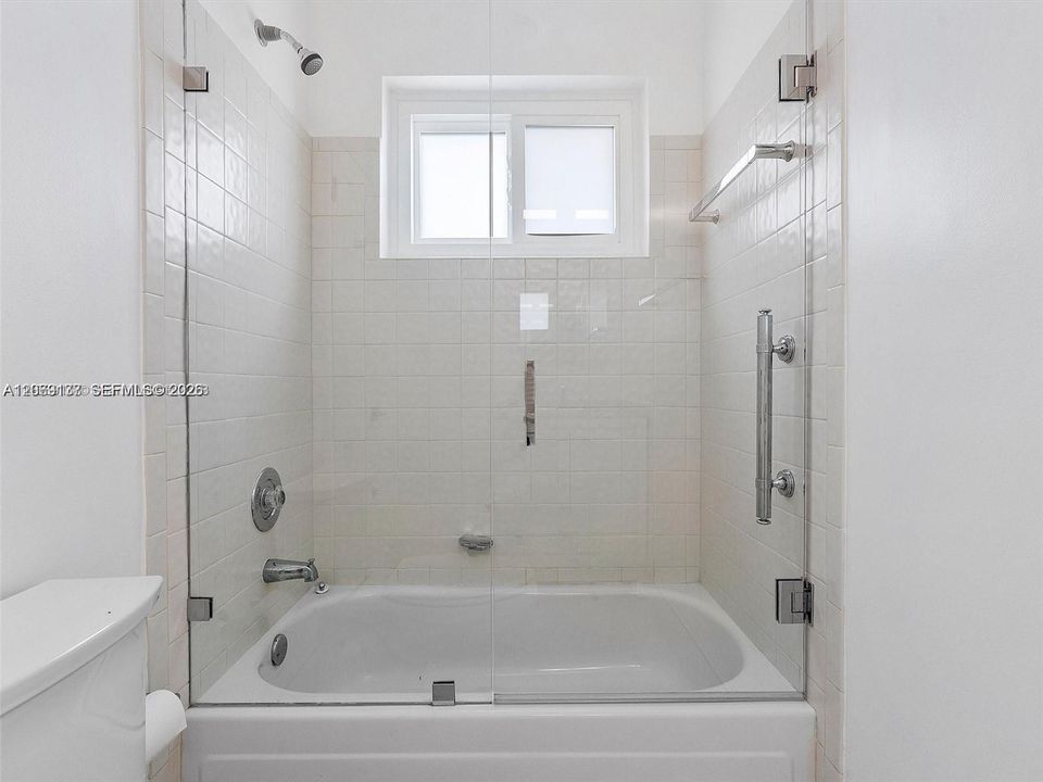 For Sale: $755,000 (3 beds, 2 baths, 1085 Square Feet)