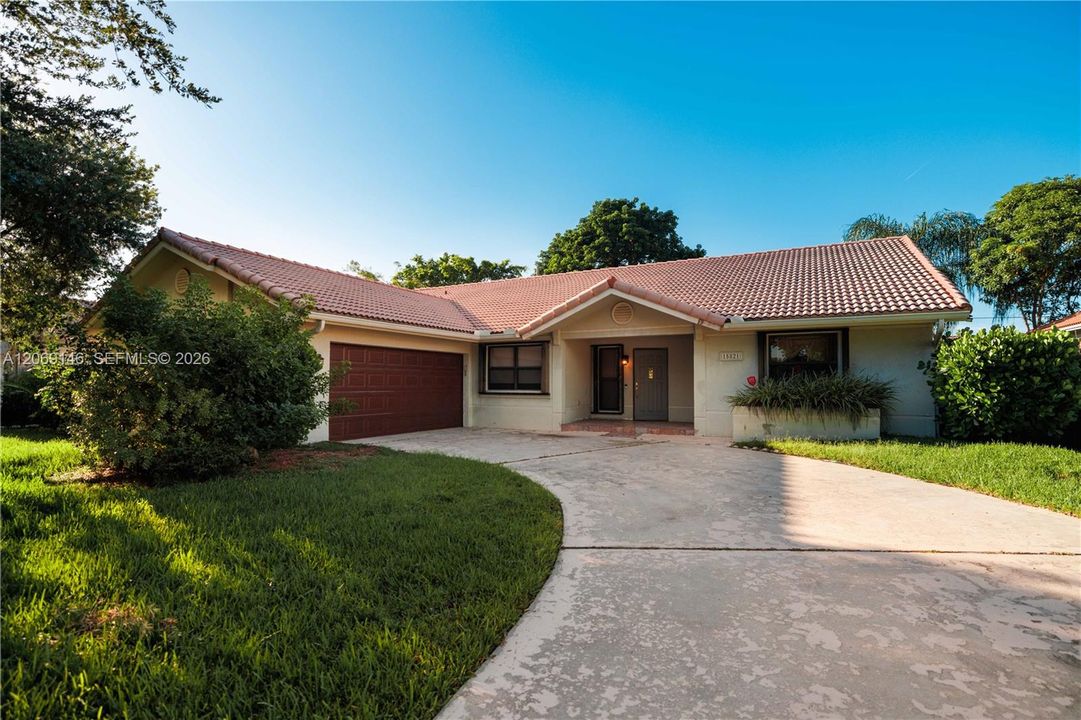 For Sale: $699,000 (3 beds, 2 baths, 2075 Square Feet)