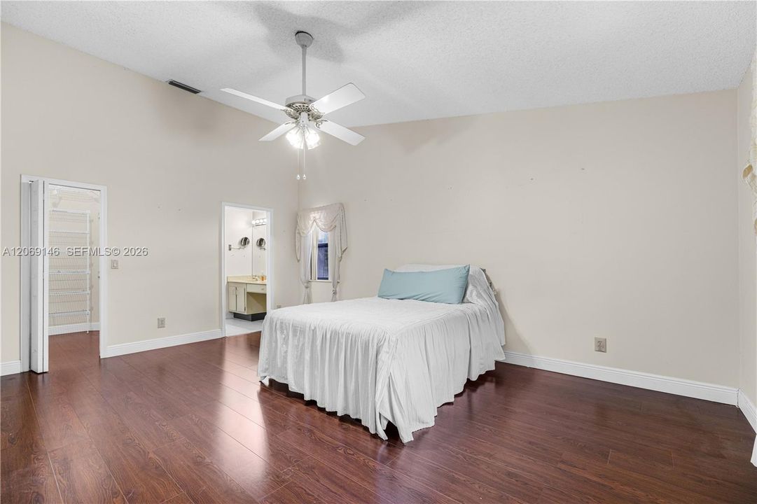 For Sale: $699,000 (3 beds, 2 baths, 2075 Square Feet)