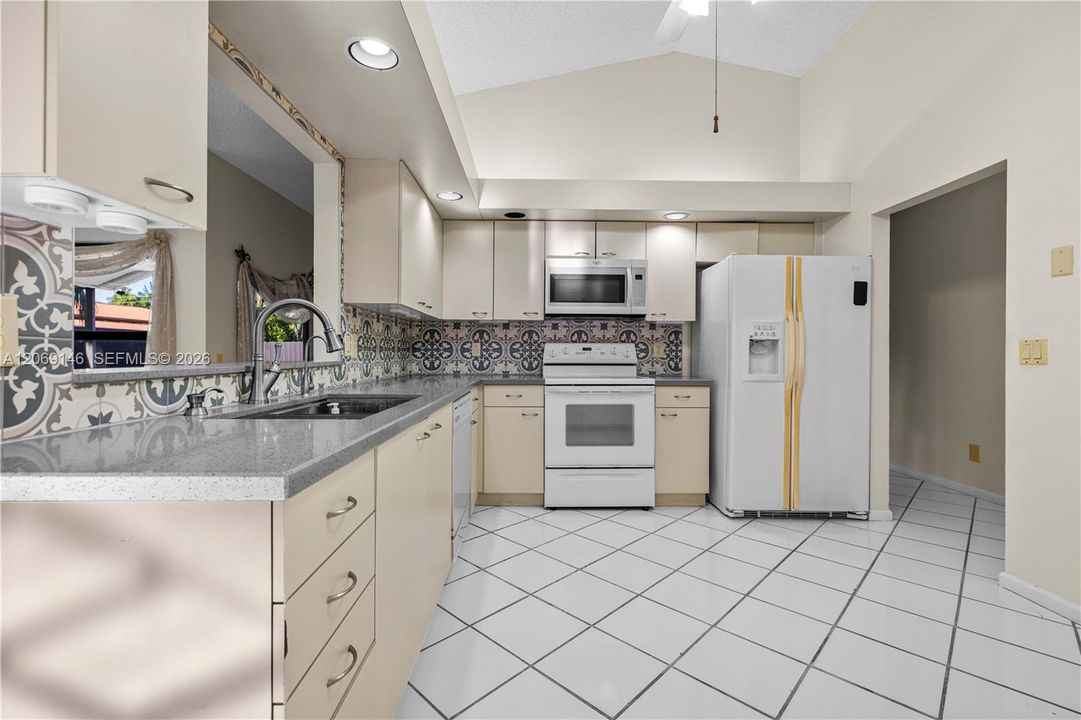 For Sale: $699,000 (3 beds, 2 baths, 2075 Square Feet)