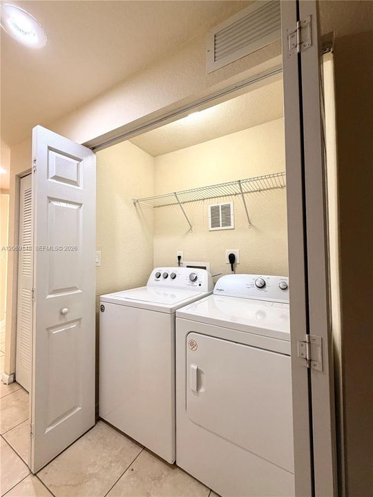 В аренду: $2,950 (3 спален, 2 ванн, 1308 Квадратных фут)