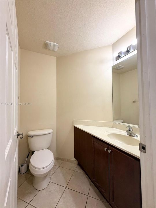 В аренду: $2,950 (3 спален, 2 ванн, 1308 Квадратных фут)