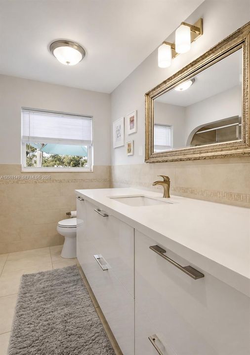 For Sale: $450,000 (2 beds, 1 baths, 1058 Square Feet)