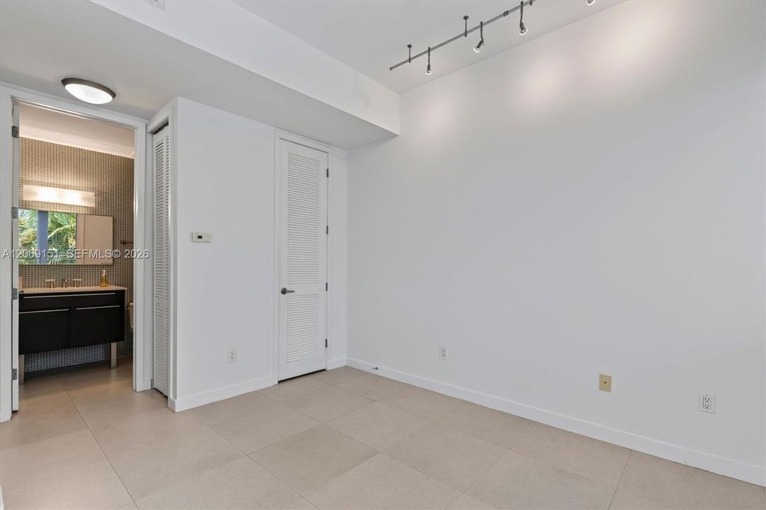 Recently Rented: $14,000 (4 beds, 4 baths, 2763 Square Feet)
