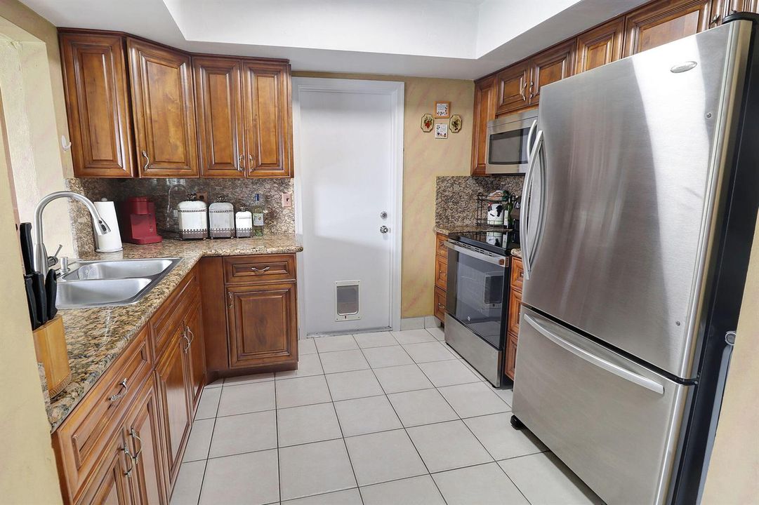 12-web-or-mls-4312 NW 47th St_12