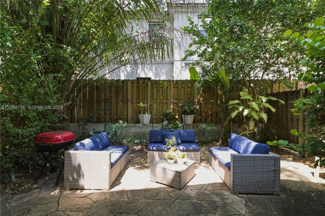 En Venta: $465,000 (3 camas, 2 baños, 1562 Pies cuadrados)